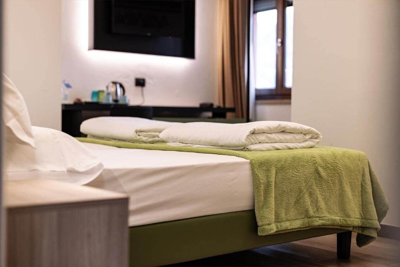 Hotel Lago Di Garda مالتشيزينيه المظهر الخارجي الصورة