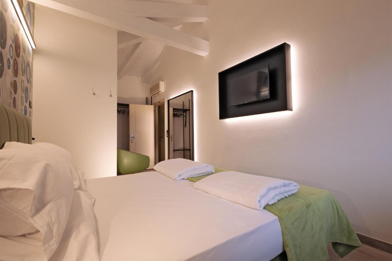 Hotel Lago Di Garda مالتشيزينيه المظهر الخارجي الصورة