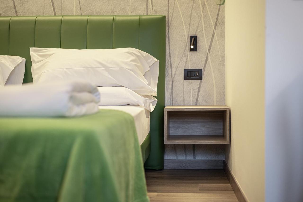 Hotel Lago Di Garda مالتشيزينيه المظهر الخارجي الصورة