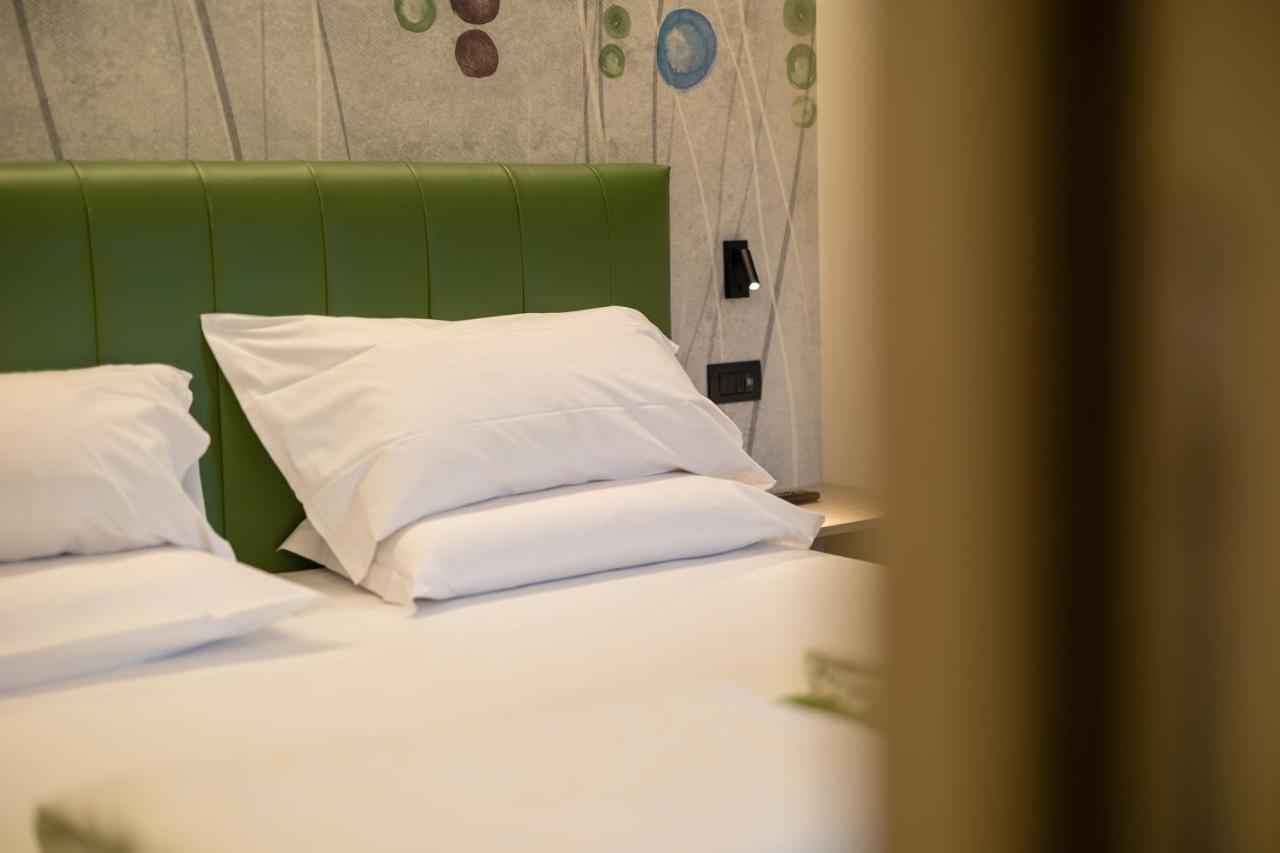 Hotel Lago Di Garda مالتشيزينيه المظهر الخارجي الصورة