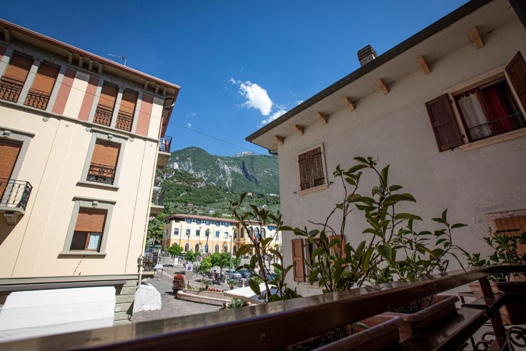 Hotel Lago Di Garda مالتشيزينيه المظهر الخارجي الصورة